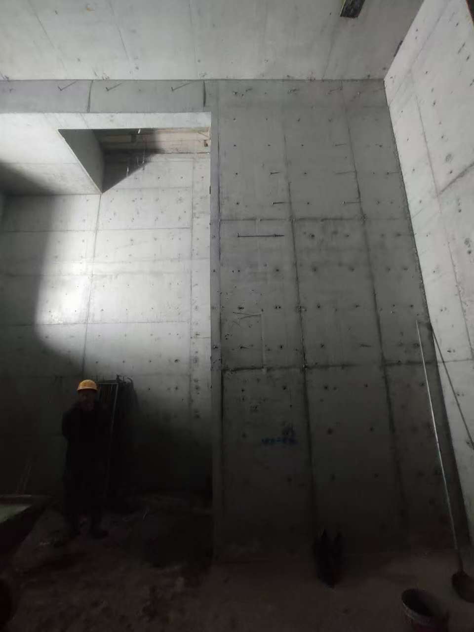 武胜墙上开槽钢筋断了有影响吗